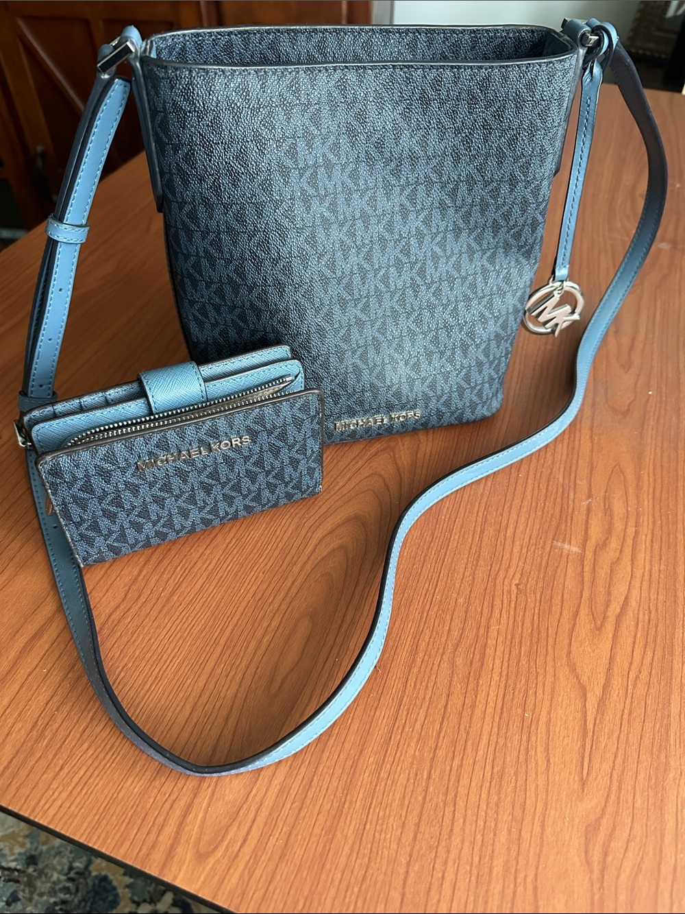 Michael Kors Black and Blue Signature Crossbody Set